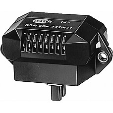 Regulator. alternator Regulator de voltaj 12V AUDI 100 C3 80 B2 COUPE B2 QUATTRO PORSCHE 914 SEAT TOLEDO I VW DER VW 1500,1600 (31), Hatchback, 08.1965 - 03.1975 HELLA 5DR 004 241-451