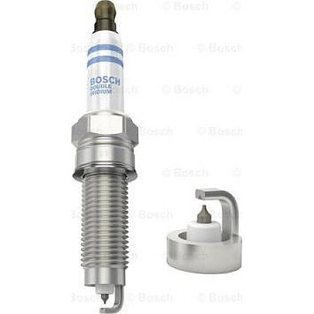 Bujie scanteie pret pt 1buc se potriveste. AUDI Q7 JEEP CHEROKEE PORSCHE CAYENNE VW EOS PASSAT B6 PHAETON TOUAREG 3.2-3.6 10.05- VW EOS (1F7, 1F8), Sabrioleta, 03.2006 - 08.2015 BOSCH 0 242 140 528