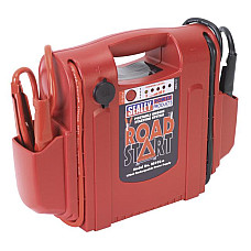 &quot;Roboti de pornire &quot;&quot;BOOSTER&quot;&quot; Dispozitiv de pornire BOOSTER model: RS102 tensiune: 12V cCA: 600A curent de pornire maxim: 1600A greutate: 9 kg&quot; SEALEY SEA RS102