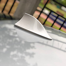 Antena auto activa AM - FM tip &quot;SHARK TAIL&quot; culoare SILVER
