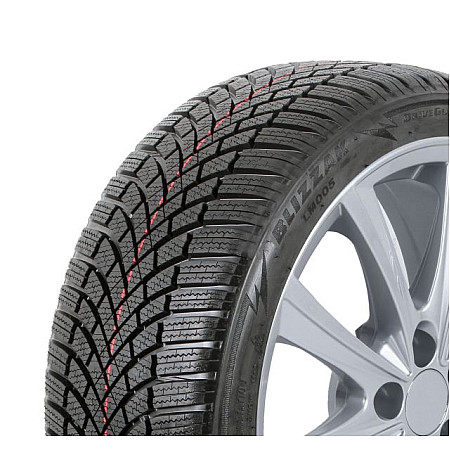 Anvelope iarna tip RFT SUV/4x4 16706 Blizzak LM005 DG BRIDGESTONE Iarna Anvelopa 4x4 / SUV DriveGuard XL 3PMSF M+S etichete: Din data de 01.05.2021: eficienta combustibil - D aderenta pe teren umed - A clasa de masurare BRIDGESTONE 215/60R17 ZTBR 100V LM5
