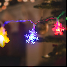 Instalaie de pom cu LED - fulgi de nea - 2,3 m - 20 LED - multicolor - 3 x AA