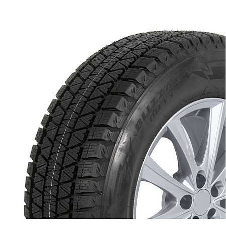 Anvelope iarna SUV/4x4 18953 Blizzak DM-V3 BRIDGESTONE Iarna Anvelopa 4x4 / SUV 3PMSF M+S etichete: Din data de 01.05.2021: eficienta combustibil - E aderenta pe teren umed - E clasa de masurare a zgomotului i rez BRIDGESTONE 225/70R16 ZTBR 103S DM-V3