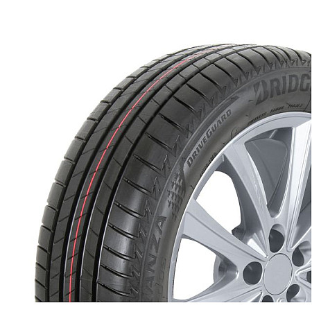 Anvelope vara tip RTF PKW 13914 Turanza T005 DG BRIDGESTONE Vara Anvelopa turism DriveGuard FR XL etichete: Din data de 01.05.2021: eficienta combustibil - C aderenta pe teren umed - A clasa de masurare a zgomotului BRIDGESTONE 225/50R17 LOBR 98Y T5DG
